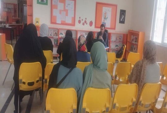 نشست تخصصی خانواده با حضور روان‌شناس برجسته کانون کرمانشاه